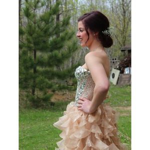 Meet your Posher, Anna